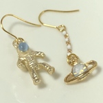 宇宙飛行ピアス／イヤリング