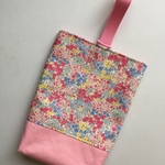 小花柄とピンクの上履き入れ(マチ付き)受注制作