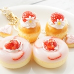苺の生ドーナツ&カップケーキ バッグチャーム