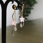 再販♡ ピンクシェルの桜 螺旋スティックチャームとスワロフスキーのピアス/イヤリング  