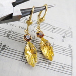 ヴィンテージピアス　Vintage Navette Starburst ×Light Smoked Topaz 