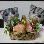 ＊花かごを持った２匹のねこちゃん　グレー＊