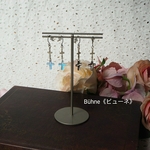 十字架の小さなピアス(黒)