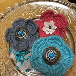 お花のブローチ