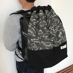 リバーシブルで使える☆恐竜さんのナップサック