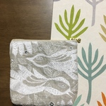 刺繍生地のポーチ ミナペルホネン  リンゴ   サムタイムラッキー カーニバル