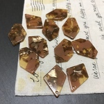  6個✦変形不規則 アクリルパーツ 1穴