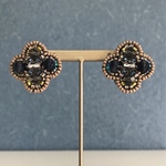 ビーズ刺繍 ピアス