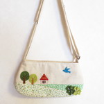 風景画のような刺繍アップリケポシェット