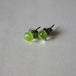 一粒ピアス・芽吹き色