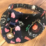 犬・猫の首輪　31～34　cocoちゃんネクタイチョーカーNEO　くるくる回るニコちゃんチャーム・黒・ヘッドフォン・スマイル・ハート・ロック・ビジュアル