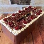ブラックフォレストケーキのティッシュボックスカバー