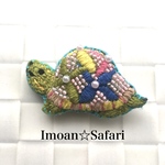 送料無料‼︎ お花柄甲羅のカメさん＊ ブローチ