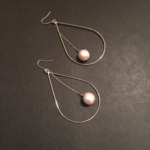 ゆれるパールピアス