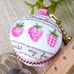 いちごのマカロンコインケース＊ピンク