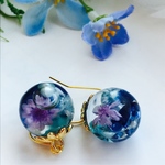 【再販】ブルーの綺麗ドライフラワー入りハーバリウムピアス／イヤリング