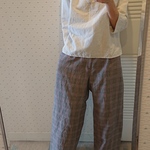 使いやすいシンプルなタックワイドパンツ
