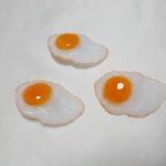 食品サンプル☆実物大 目玉焼き☆ブローチ