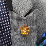 シュクルドルジュのお花のラペルピン  (送料無料)