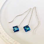 Swarovski  バミューダブルー スクエアアメリカンピアス