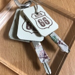 革タグのキーカバー。キーホルダー。