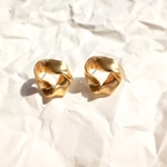 結び目マットスタッドピアス♡
