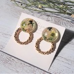 送料無料＊ドライフラワーかすみ草ブーケ　イヤリング/薄緑