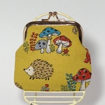 ハリネズミ柄がま口財布