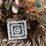 再販ミナペルホネン＊goodold刺繍ブローチ＊黒×白