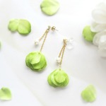 特別価格☆*2815*花びらゆれる。。イヤリング／ピアス(グリーン)