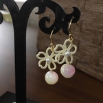 タティングレースの桜ピアス〜鬱金桜〜
