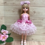 リカちゃんピンクのミニドレス
