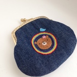 虹とクマちゃん刺繍のデニムがま口