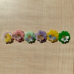 お花のミニブローチ