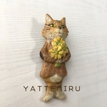 花束猫のブローチ