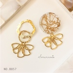 No.B857 おしゃれなアシメ❁⃘フラワーチャーム ピアス イヤリング