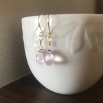 しずくピアス イヤリング チェコドロップのピアス  すみれ 紫陽花