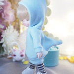 オビツ11　恐竜パーカーワンピース　ベビーブルー