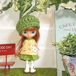 プチブライスNo.112   プチっこOFトップス&スカート/クリーム色小花柄トップスとグリーンスカート