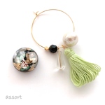 【green】淡色タッセル&ビジュー アシンメトリーフープピアス(イヤリング)