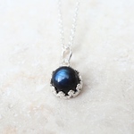 silver925 ブラックラブラドライト クラウンベゼル ネックレスチャーム(6mm)