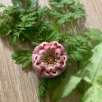 小さな桜のラペルピン