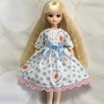 SALE ワンピース いちご柄 ブルー ( ブライス、リカちゃん)