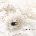 ホワイトリネンとボタンシュシュ＊