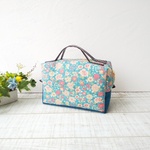 ハンドルつきポーチ    ブルーの小花とターコイズリネン バッグイン