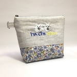 shiba49様オーダー品☆犬の手刺繍の化粧ポーチ