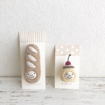 フランスパンとプリンさんブローチ