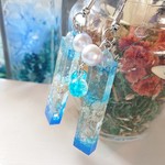 カスミソウのブルーピアス(イヤリング)