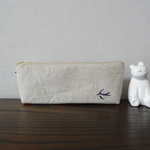 ツバメさんの刺繍入りペンケース◇綿麻生地