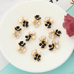 【g0864】パール付きお花のチャーム　10個入り